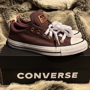 Converse Madison Wine/white